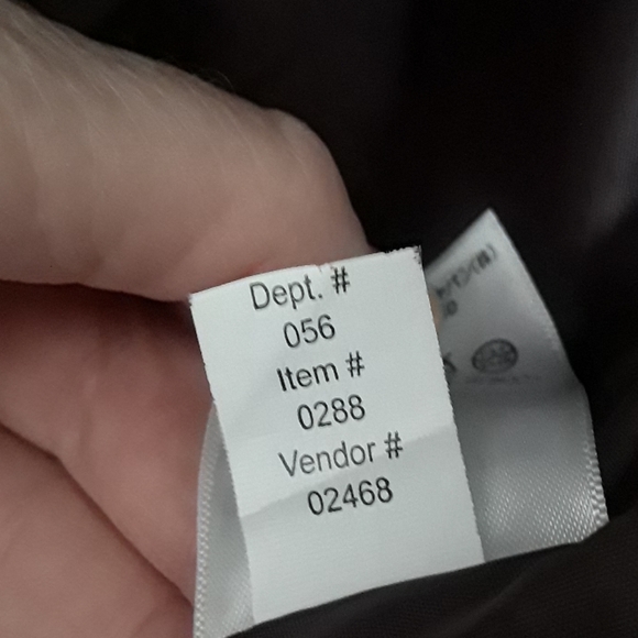 SOLD. Eddie Bauer goose down vest, Size M - Picture 5 of 7